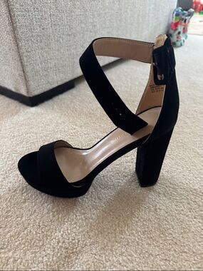 Black Ankle-Strap Block Heel Sandals - Dream Paris